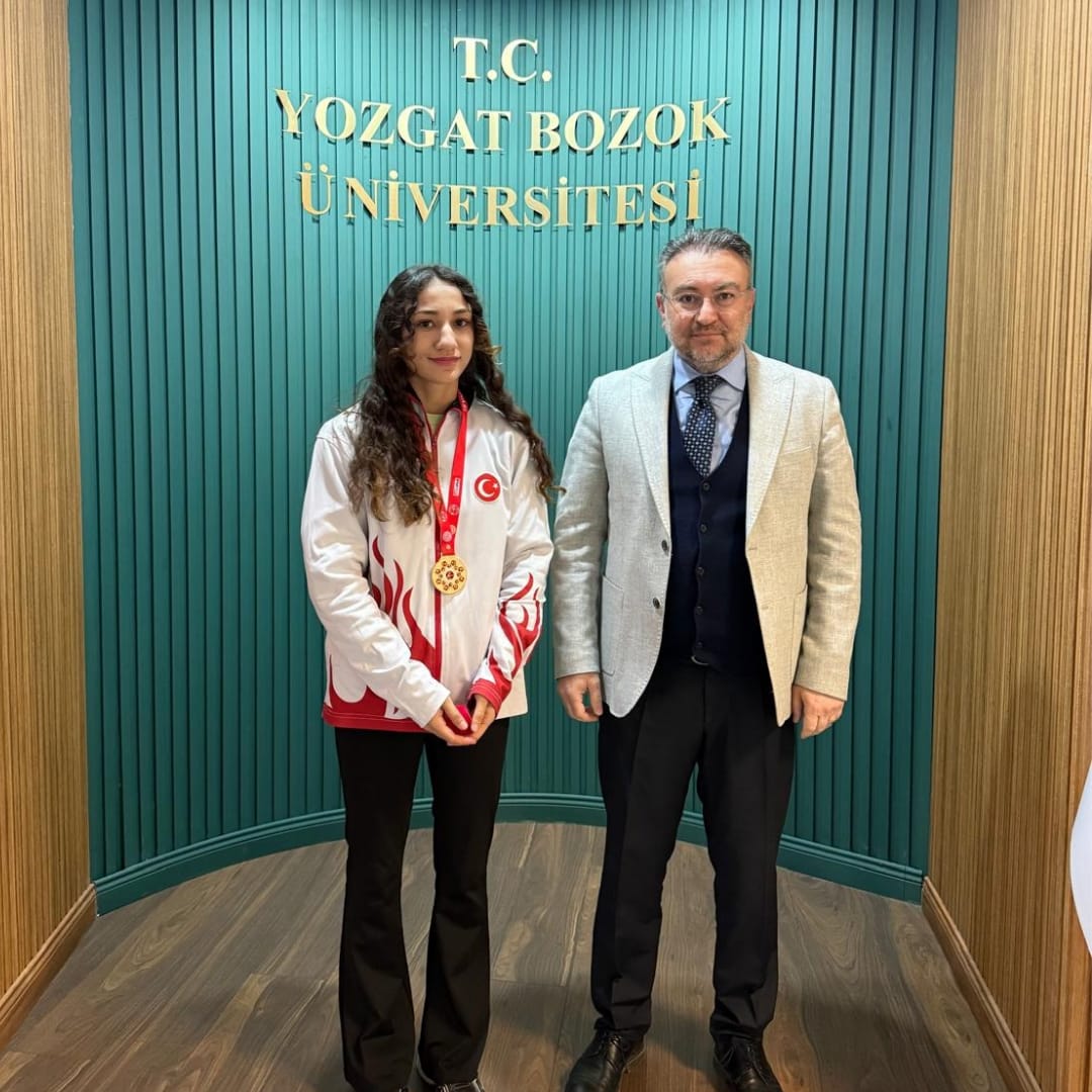 Üniversitemiz Spor Bilimleri Fakültesi öğrencisi Betül Zararsız, 21-28 Ocak 2025 tarihleri arasında düzenlenen Büyükler ve Gençler Türkiye Kickboks Şampiyonası’nda, 55 kiloda büyük bayanlar Light Contact branşında Türkiye Şampiyonu oldu.

Ayrıntılar⤵️
bozok.edu.tr/haber/kickboks…