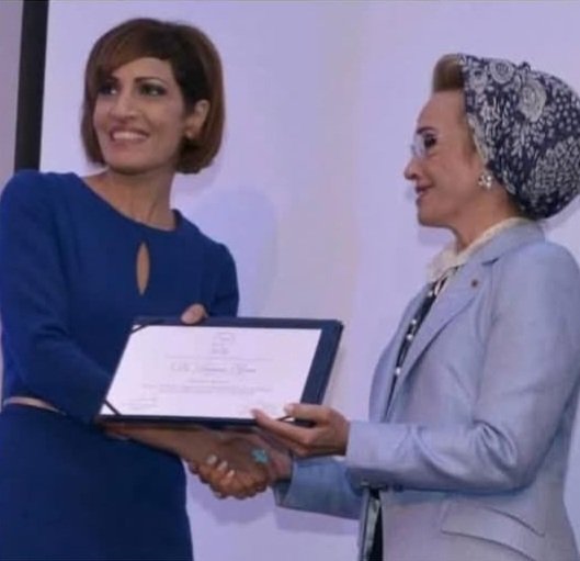 تمارا الزين
وزيرة بالحصة الشيعية غير الحزبية 🙃