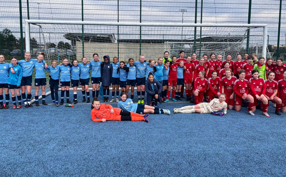 Another fantastic experience for our PDC Girls yesterday away at <a href="/ManCityWomen/">Manchester City Women</a> ⚽️✨🔴