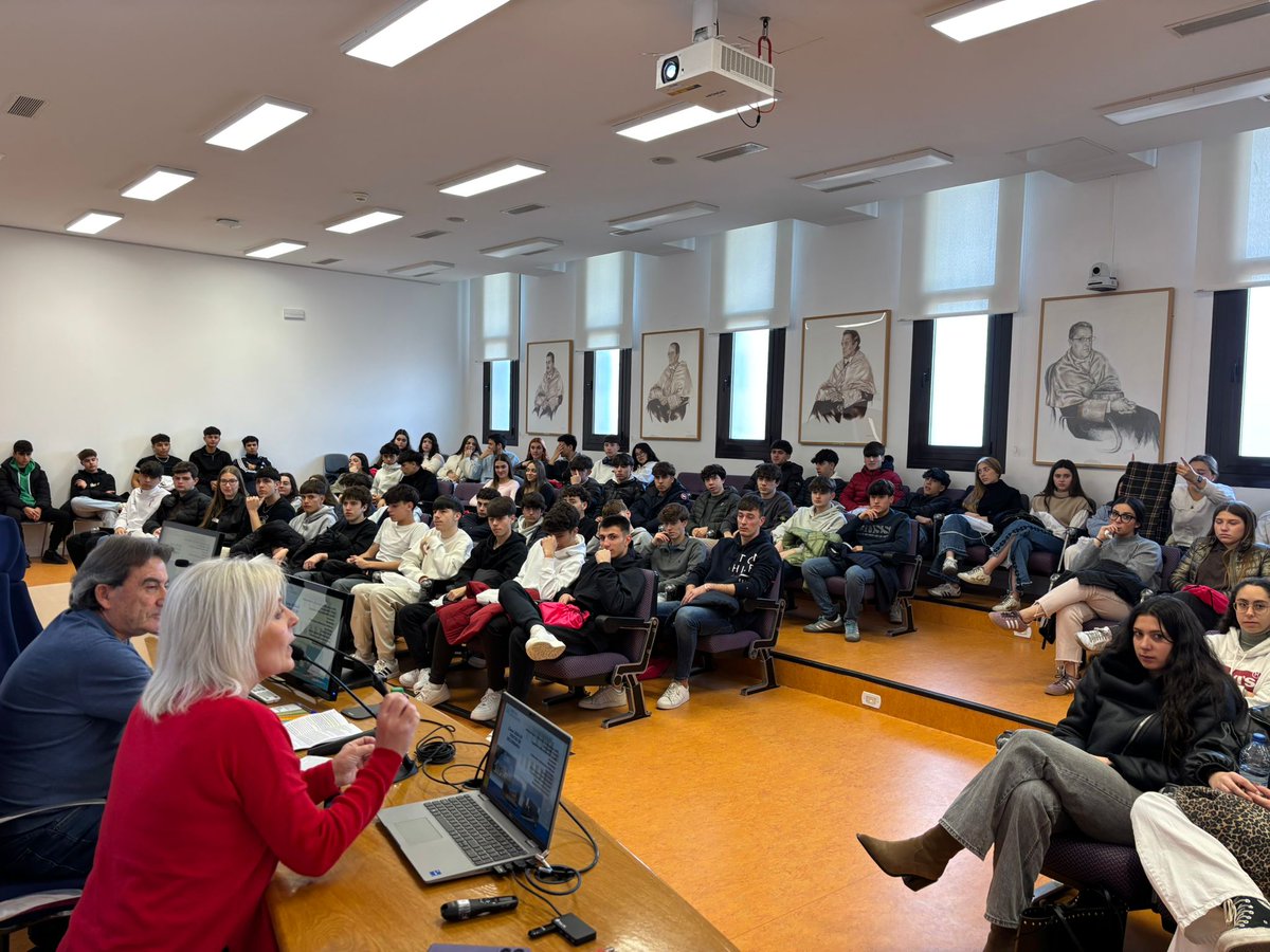 EconomicasUA (@economicasua) on Twitter photo 🎉 Divendres passat, la Facultat d'Econòmiques va organitzar una interessant xarrada per a l'estudiantat de secundària.
😊 Ens encantaria veure-vos de nou a la <a href="/UA_Universitat/">Universitat Alacant</a>! 🎉 Divendres passat, la Facultat d'Econòmiques va organitzar una interessant xarrada per a l'estudiantat de secundària.
😊 Ens encantaria veure-vos de nou a la <a href="/UA_Universitat/">Universitat Alacant</a>!