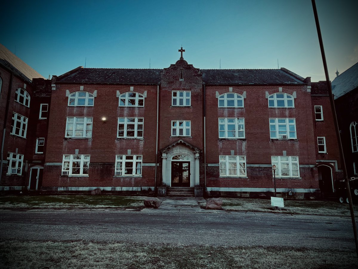 FTS_Paranormal's tweet photo. Nestled in the Arcadia Valley, stands a property oozing at the seams with History..

Welcome to Ironton, Missouri and to The Arcadia Academy https://t.co/0ocRLNCQtK