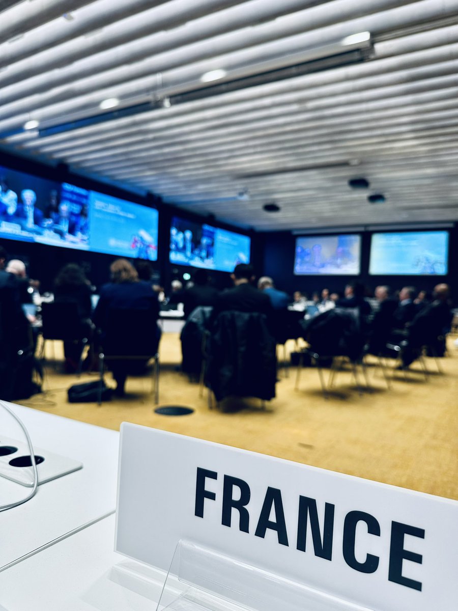 🇺🇳 #EB156 | « Nous avons devant nous des choix décisifs ! <a href="/WHO/">World Health Organization (WHO)</a> au centre de l’architecture de santé mondiale est indispensable pour faire  progresser celle- ci. La 🇫🇷 continuera à défendre un multilatéralisme sanitaire efficace et solidaire » <a href="/Sante_Gouv/">Ministère de la Santé et de l'Accès aux soins</a> <a href="/FranceONUGeneve/">France ONU Genève 🇫🇷🇺🇳</a>