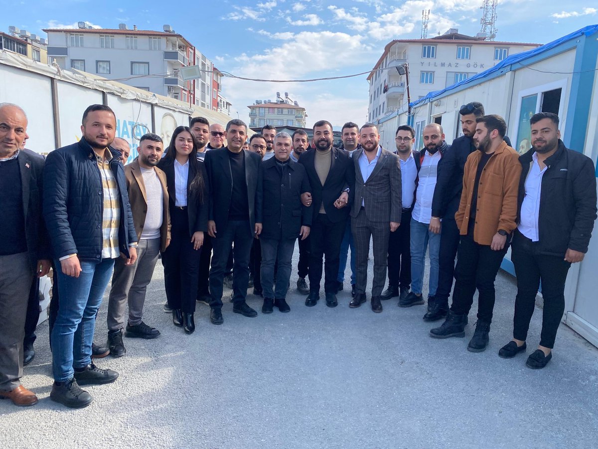 Hatay Milletvekilimiz Sn. Adem YEŞİLDAL ve il Başkanımız Sn. Dr. Mustafa ERDOĞAN il Gençlik Kolları başkanlığımızda hayırlı olsun ziyaretinde bulundular. 

Nazik ziyaretlerinden dolayı kendilerine teşekkür ediyorum.