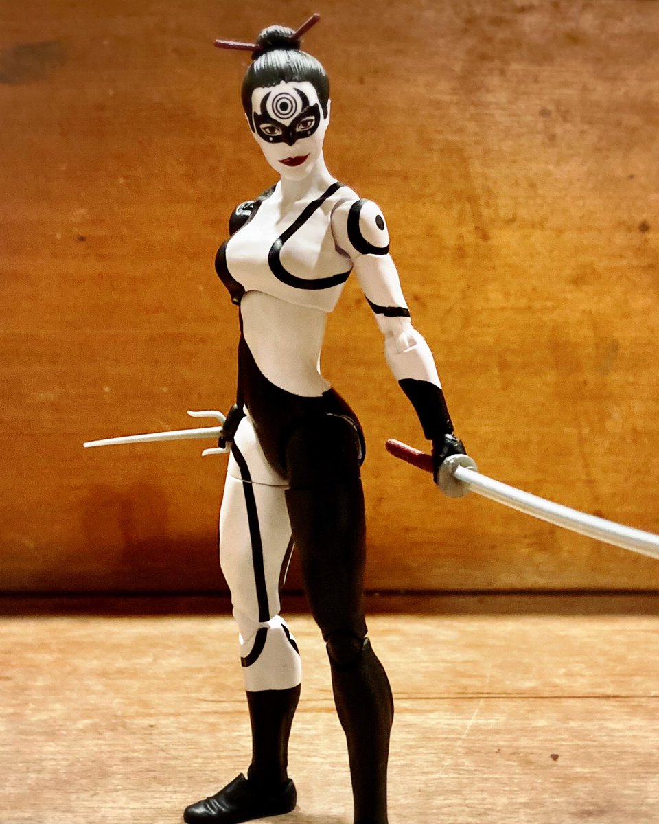 taradara_ct's tweet photo. ボールアゲインもやるし
何か作りたいな。
ブルズアイも出るみたいだし
つってレディ・ブルズアイ買ってしまった。

#デアデビル 
#パニッシャー
#マーベルレジェンド 
#daredevil
#ThePunisher 
#marvellegendcustoms https://t.co/uW2B54kYF9