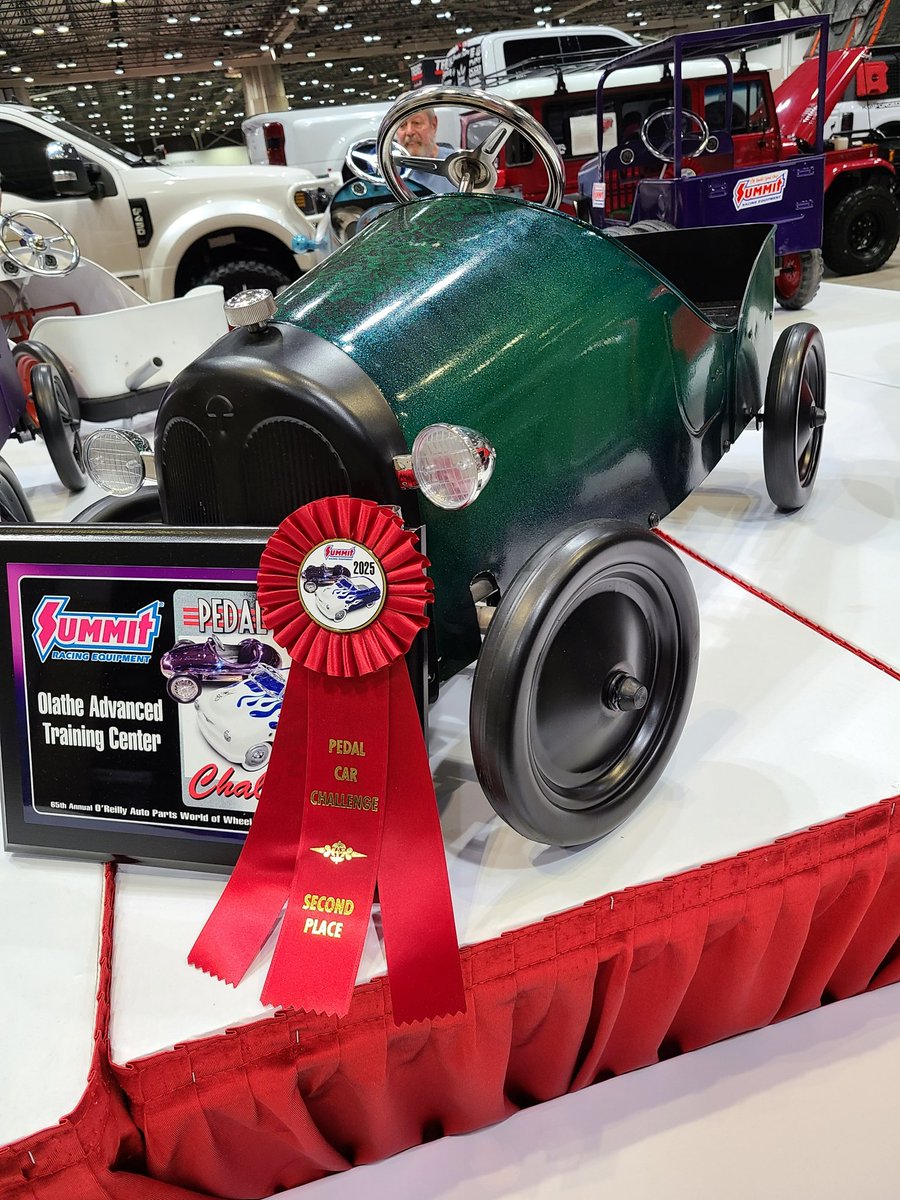 OATC Auto Technology for a 2nd Place win at World of Wheels!!  <a href="/OlathePathways/">Olathe Career Pathways</a> 
<a href="/worldofwheel/">world of wheels</a> 
#autotechnician 
#realworldlearning