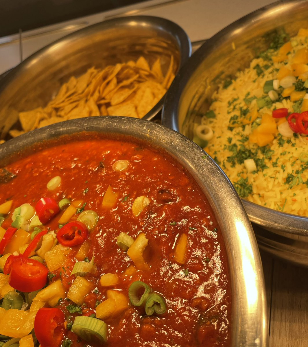 Ruthtee2011Ruth's tweet photo. Monday’s lunch @WrekinCol @Traceykeane123 enjoy! https://t.co/1rZ0Q4UIXF