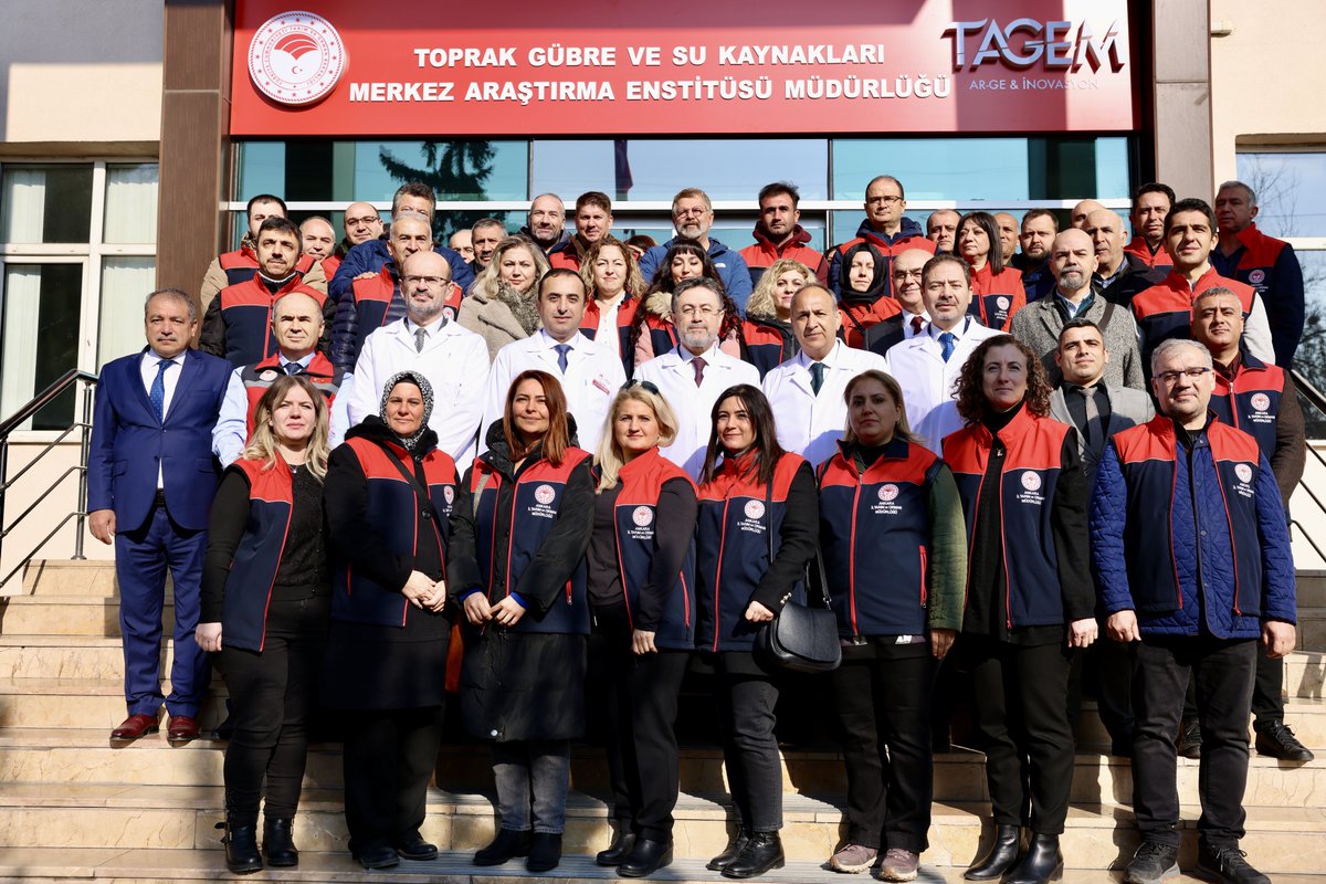 Üreticimizin emeğine ve alın terine göz dikenlere karşı ÜLKE GENELİNDE EŞ ZAMANLI GÜBRE DENETİMİNE BAŞLIYORUZ. ✋

🔎 3 bin 500 denetim personelimizle; gübre bayileri ve üreticilerinde barkod, ambalaj, etiket ve içerik uygunluğu denetimleri gerçekleştireceğiz.

📋 Sürdürülebilir,