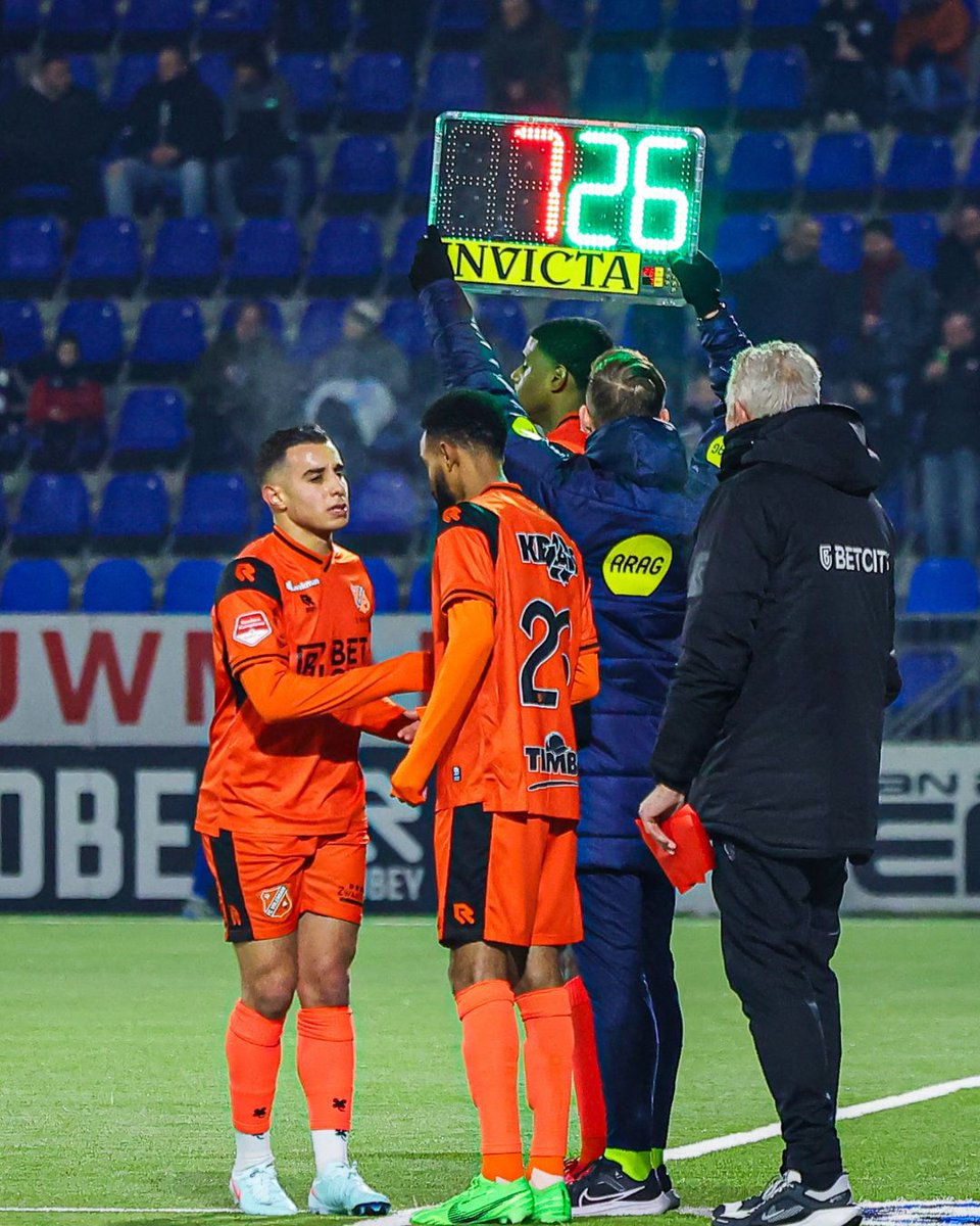 fcvolendam's tweet photo. 🔵⚪ ✘ 🟠⚫

👊 De eerste minuten van Jerson.

#DBOVOL | #VolVoorOranje https://t.co/T8BpYI9OFq