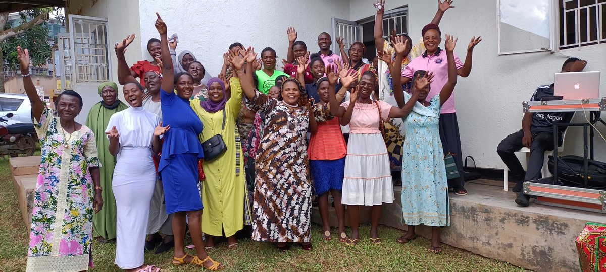HabibiFoun's tweet photo. Empowering Women while enhancing Communities!

In Kazo, a group of innovative women came together to create a sustainable source of income, transforming their lives and uplifting our community!
These women have developed valuable skills in crafts, tailoring and agriculture. https://t.co/rbv3mlYvOY