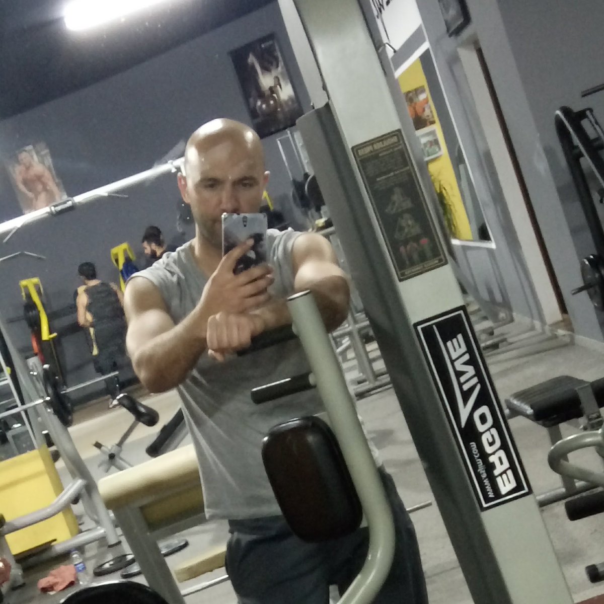 AghaHowarda tweet media