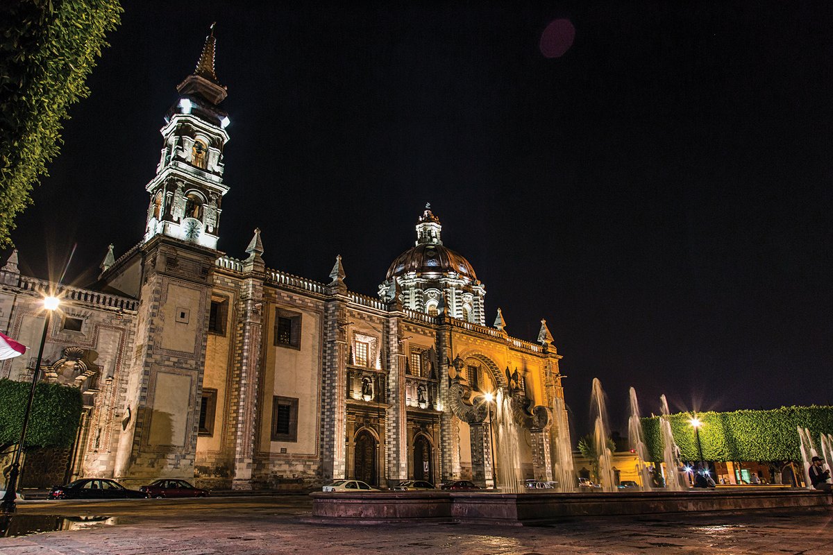 entdecke_mexiko's tweet photo. Erlebe die Magie von Querétaro😍! Besuche die beeindruckende Pyramide El Cerrito, ein präkolumbianisches Meisterwerk, und die prächtige Kirche Santa Rosa de Viterbo, ein barockes Juwel. Tauche ein in Geschichte, Kultur und Genuss auf der Käse- und Weinstraße.
#Querétaro https://t.co/KCRVdaM9sC