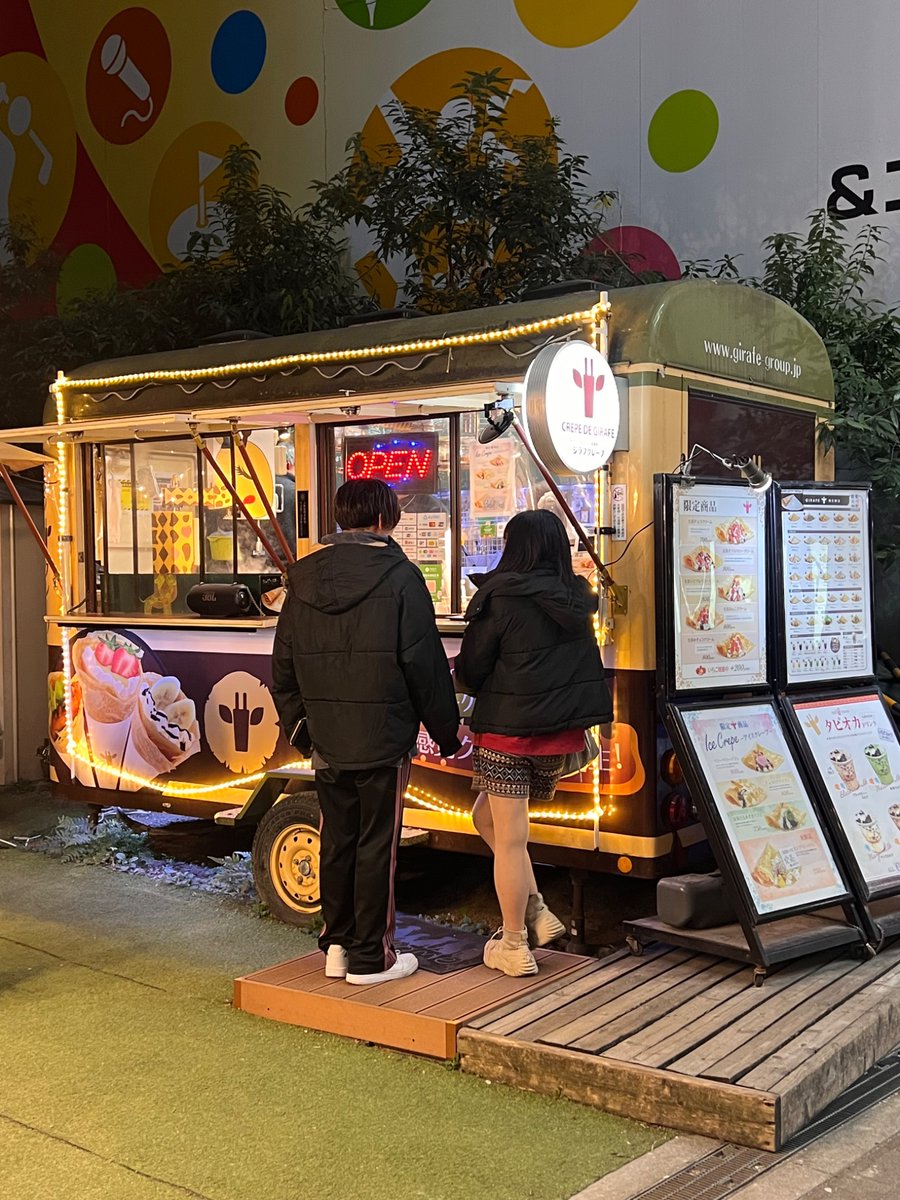 mitsuboshi_7's tweet photo. 📍大阪梅田【ジラフクレープ】

梅田のドンキの横にあるからつい行ってしまう、、、悪魔的。パリパリクレープが推しみたいでパリパリしてて美味しい。これはね軽い気持ちで是非いってみてほしい。 https://t.co/T5BgbcKxWE