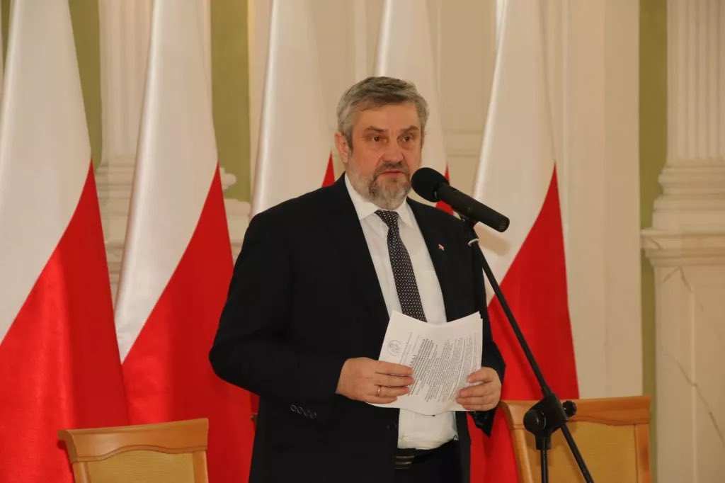 4. lutego br. (wtorek), o godz. 16:00 w sali 04 C-D w bud. U Sejmu RP będzie rozpatrzony wniosek prokuratury o uchylenie mi immunitetu za decyzje ratujące rolników. Prokuratura i CBA chcą wyeliminować mnie z działalności politycznej.
Zapraszam do TV Sejm.
