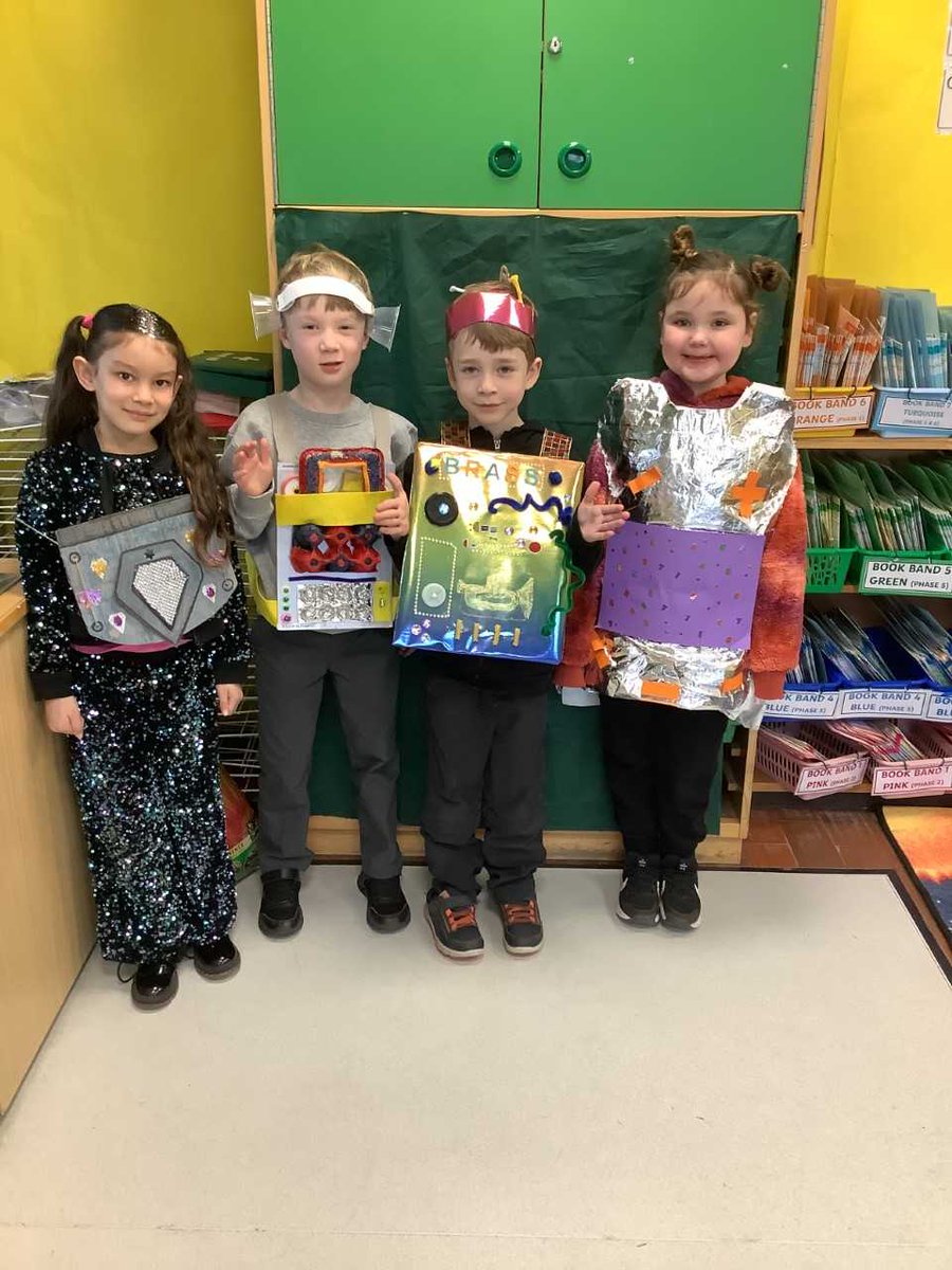 SmithamPrimary's tweet image. Our awesome robots had a blast showing off their amazing number skills and celebrating 🤖⚙️ #wearelearning