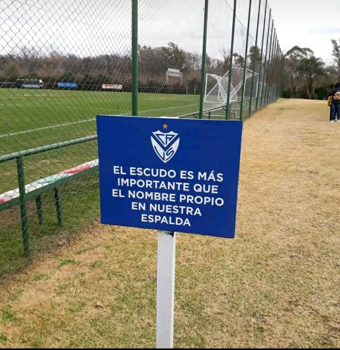 diegooppici's tweet photo. Quien carajos se creen que son para caminar la cancha? https://t.co/b1zOM9Ff4H