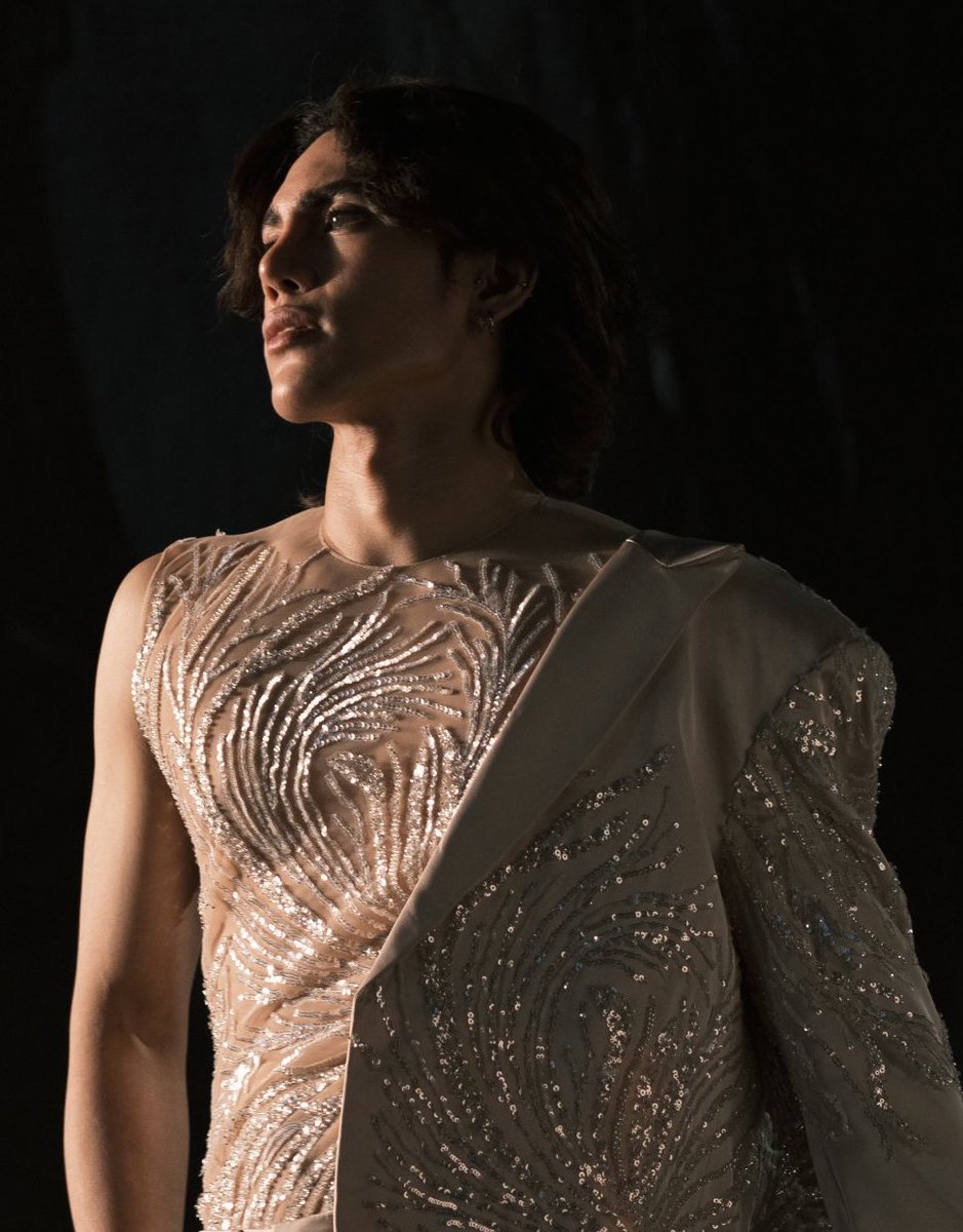 RenKazuya3's tweet photo. He exudes the presence of a conqueror who has vanquished multiple kingdoms and claimed the title of ‘The Great’! 

TEY YANIGIN MO PA KAMI
@SB19Official #SB19
#SB19STELLSaWVisualPhoto https://t.co/W5Ip6IS7UD