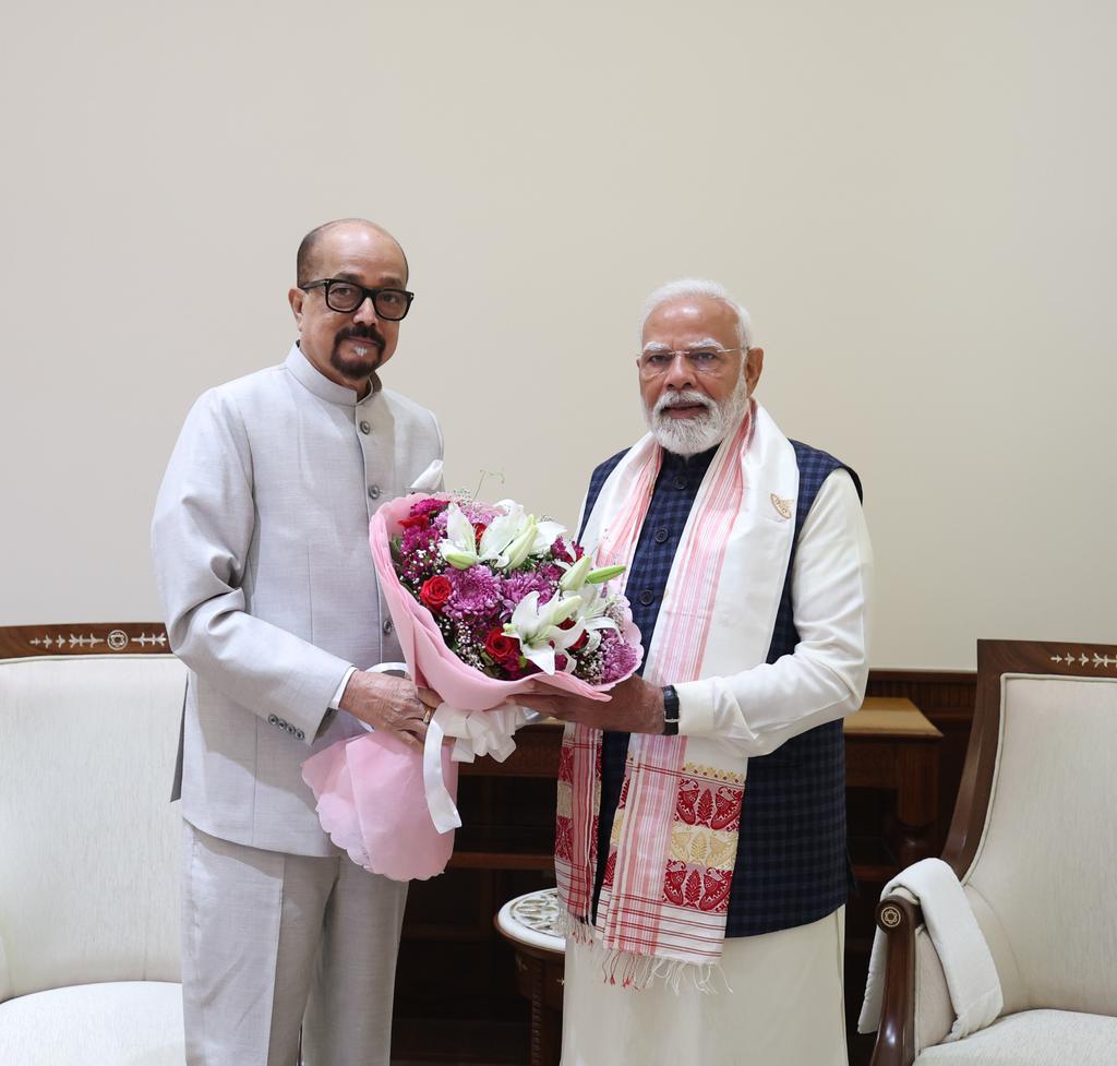 PMO India tweet media