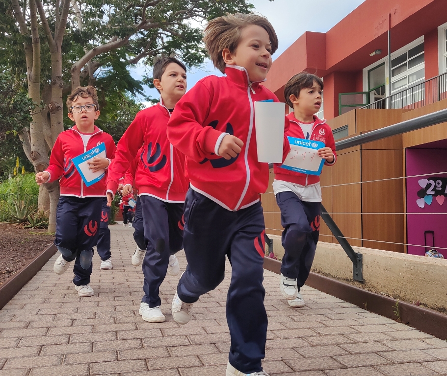 Carrera Solidaria 2025 youtu.be/E6aC3eRVCBc?si… a través de <a href="/YouTube/">YouTube</a>