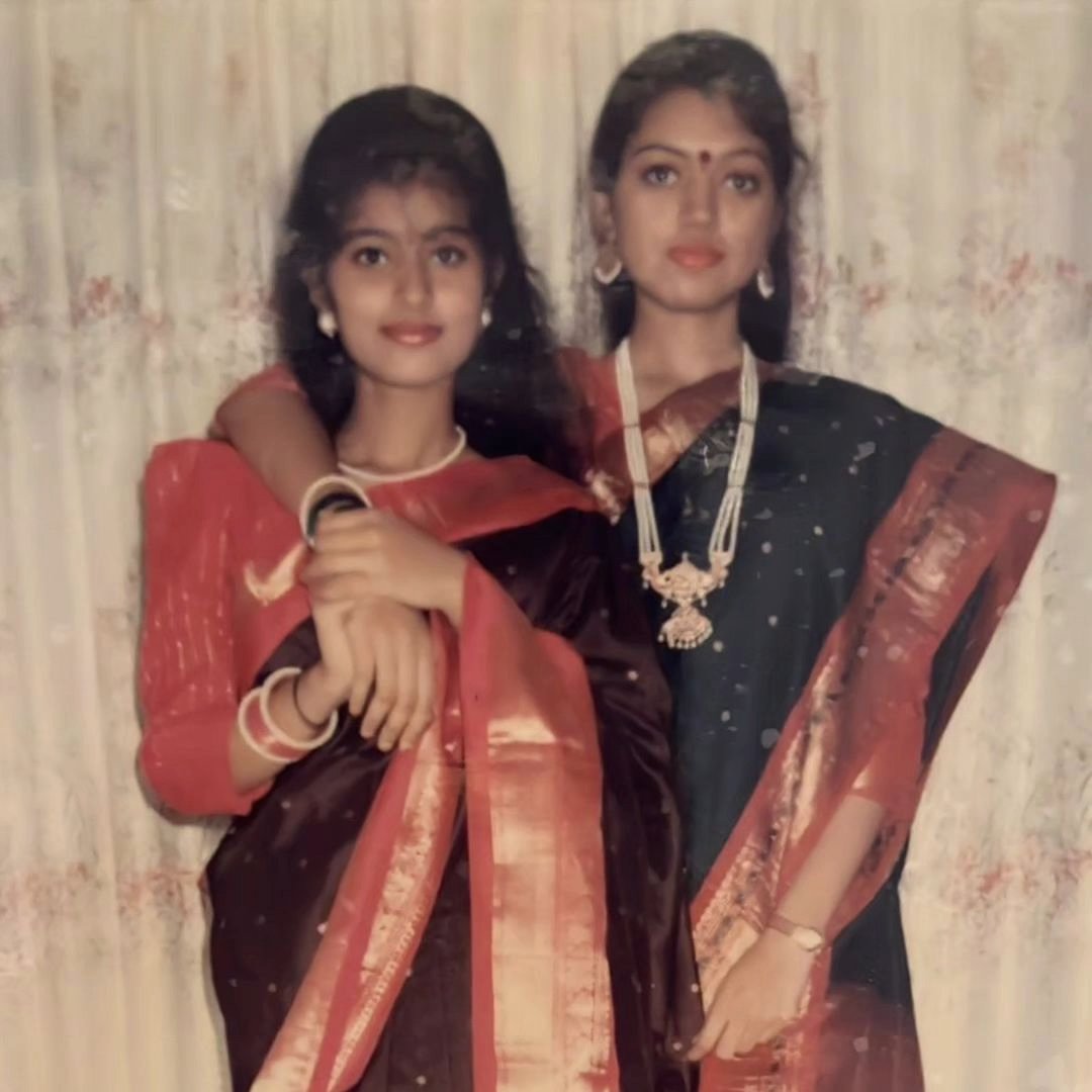 ChennaiTimesTOI's tweet image. Actress #Sneha&apos;s little throwback to her teen years with her sister! 💖✨ Rocking the saree look ever since!   

#ThrowbackVibes #Sneha #Kollywood