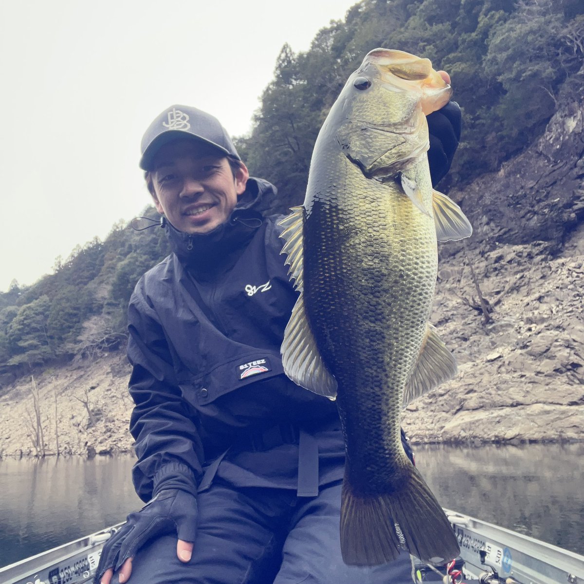11seasky11's tweet photo. 先週の池原チャプターは撃沈、、

一昨日はその時とはガラッと変わって自分にはいい状況でした😁

山ほどミスしたけど😂

#池原ダム　#バス釣り　#バレーヒル　#ブラックスケール　#フィールドパッカー https://t.co/MQ2T622EMc