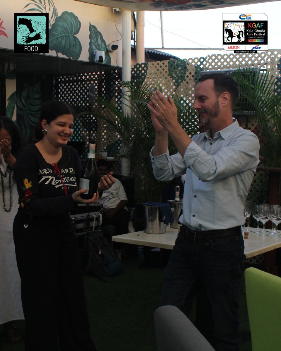 kgafest's tweet image. Il Dolce Vino - An Italian-style Sundowner ✨

What a beautiful evening we had at Hylo, where elegance met indulgence! Guests savored exquisite Italian wines, paired perfectly with artisanal bites, all guided by a knowledgeable sommelier. 

#KalaGhodaArtsFestival #KGAFXXV