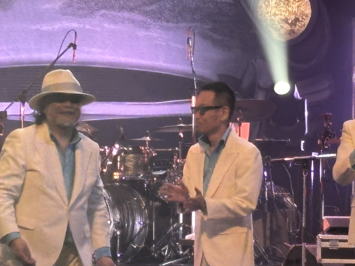 MIKA77bean's tweet photo. 昨日のライブの動画見ながら…
やっぱりCKB LIVEシャイコー！
本当に最高のライブをありがとう
そして
ガーちゃんがますます大好きーっ！
#クレイジーケンバンド #火星ツアー #神奈川県民ホール https://t.co/icJEAOuH8H