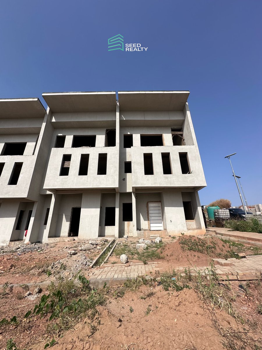 seedrealtyNG's tweet photo. 🏠Project Description: Four (4) Bedrooms Terrace Duplex with BQ

▶️Delivery: Semi-finished with Windows and Doors

📍Location: Lifecamp , Abuja

💰Price: ₦110 Million 

Property Features
☑️Decently spaces rooms 
☑️Rooms Ensuite 
☑️Parking Space 
☑️Balcony
☑️Kitchen
☑️Store
☑️BQ https://t.co/lqX8qPQmeH