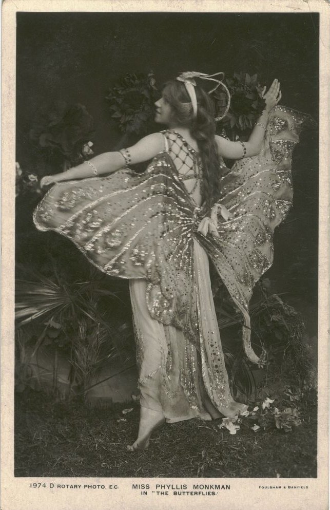 wikivictorian's tweet photo. English stage actress Phyllis Monkman in The Butterflies. Photographed in 1908. https://t.co/yVpMfJ9Gst
