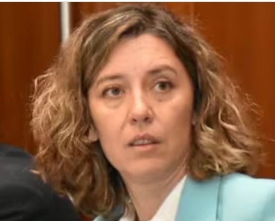 FurmanElias's tweet photo. Los medios no hablan de ella 👇
Cecilia Goyeneche destituida por investigar al condenado Sergio Urribarri y su banda. 
El vergonzoso Superior Tribunal de Justicia entrerriano se niega restituirla en su cargo. 
DALE RT PARA QUE SE SEPA! https://t.co/hksWeKS2Pb