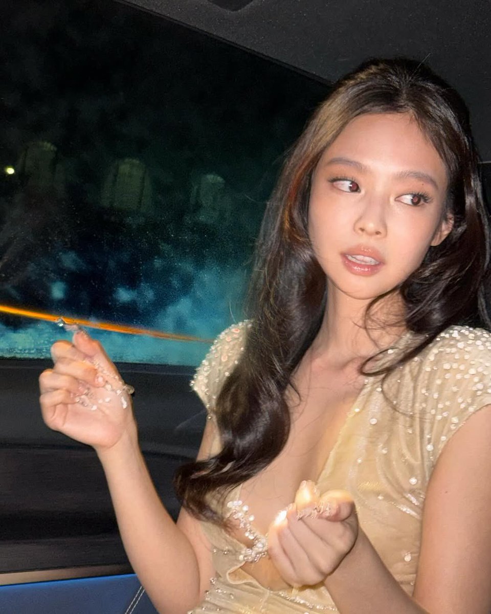 ًcolette tweet media