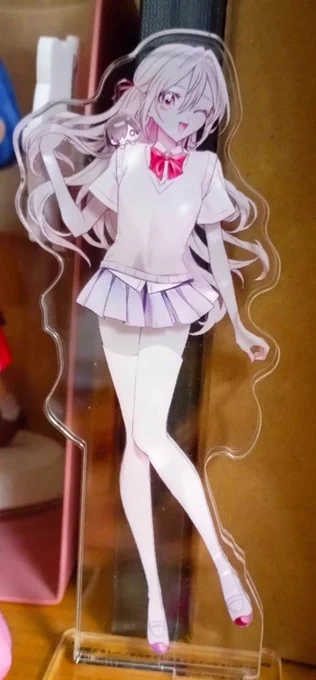 これは前回の着せ替えアクリルフィギュアサイズ感がすごい可愛い 