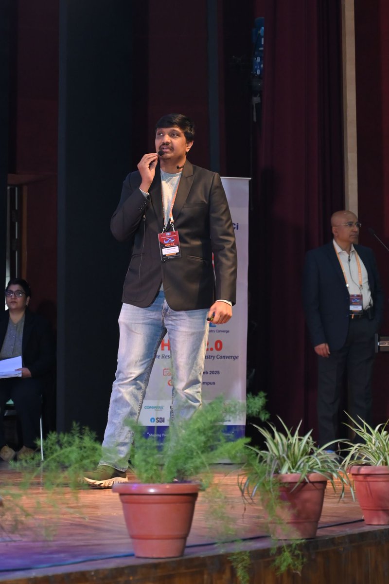IITMandiiHub's tweet image. 𝗗𝗮𝘆 𝟮 𝗛𝗶𝗴𝗵𝗹𝗶𝗴𝗵𝘁𝘀 𝗼𝗳 𝗛𝗜𝗩𝗘 𝟮.𝟬 𝗖𝗼𝗻𝗰𝗹𝗮𝘃𝗲
Day 2 of HIVE 2.0 Conclave was honored by the presence of distinguished guests:
𝗦𝗵. 𝗚𝗼𝗸𝘂𝗹 𝗕𝘂𝘁𝗮𝗶𝗹, Principal Advisor to the Chief Minister of Himachal Pradesh (Innovation, Digital Technologies &amp;amp;…
