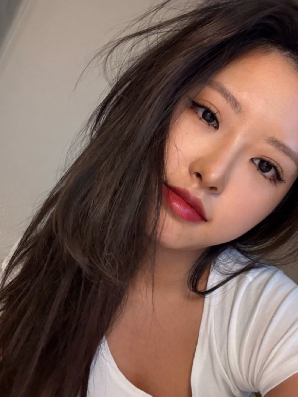 twelveclips's tweet photo. SON HYEJU https://t.co/qucNEFkgL4