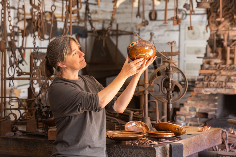 Meet Siân Evans, a working coppersmith who investigates the ancient metalworking techniques found in archaeological relics from around the world. 
Siân will be part of our annual Relics Roadshow on 15 Feb 10-4pm. 
hmag.org.uk/event/relics-r…
@HastingsBC
