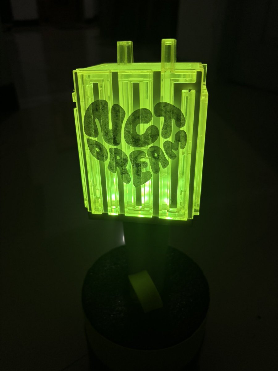 septifira's tweet photo. WTS // WANT TO SALE 
OFFICIAL LIGHTSTICK NCT V1 

✅ connect app smtown
✅ PERNAH dipake buat konser 
🍊ada oren 
💸 400k

📍Semarang 
t. wts wtb lighstick ls neobong NCT 127 DREAM
Nct Neo City The Momentum https://t.co/rnfm9EwTLI