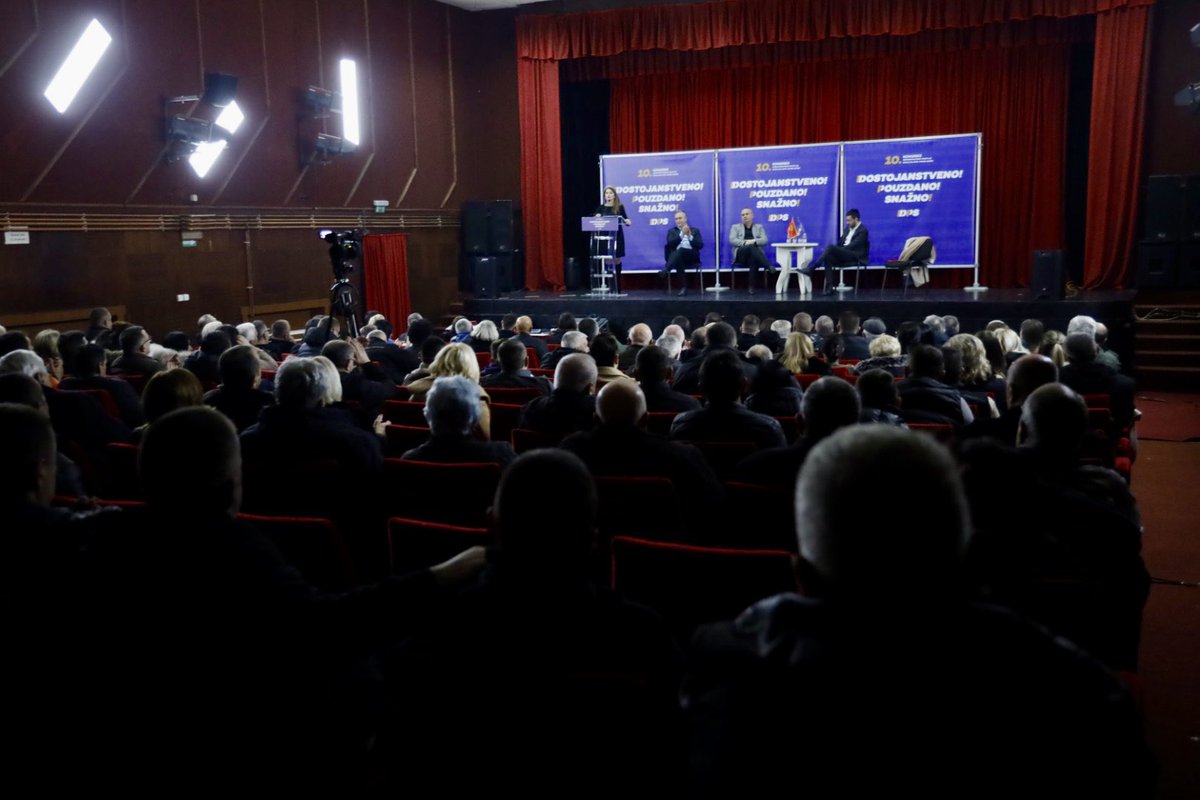 DPS - Crne Gore (@dpscrnegore) on Twitter photo 👤 <a href="/danijel_cg/">Danijel Živković</a> u #Berane: Kongresom ćemo zaokružiti proces reformi u partiji, DPS spreman za sve izazove ✔️
🟣🟡 Na juče održanoj tribini u Beranama, predsjednik Demokratske partije socijalista Danijel Živković kazao je da će na predstojećem Kongresu biti zaokružen proces 👤 <a href="/danijel_cg/">Danijel Živković</a> u #Berane: Kongresom ćemo zaokružiti proces reformi u partiji, DPS spreman za sve izazove ✔️
🟣🟡 Na juče održanoj tribini u Beranama, predsjednik Demokratske partije socijalista Danijel Živković kazao je da će na predstojećem Kongresu biti zaokružen proces