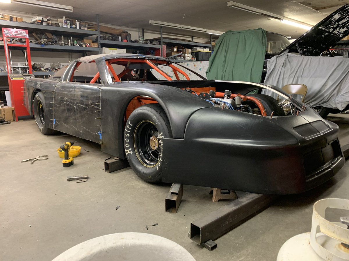 wcoleracing's tweet photo. Inching closer to race day! This week we’re mounting the new body and finishing up the details on our wrap! Engine start up coming soon 🤫
#shorttrackracing #latemodel #nascar #grassrootsracing #cwcmotorsports https://t.co/7b1U1WOsbJ