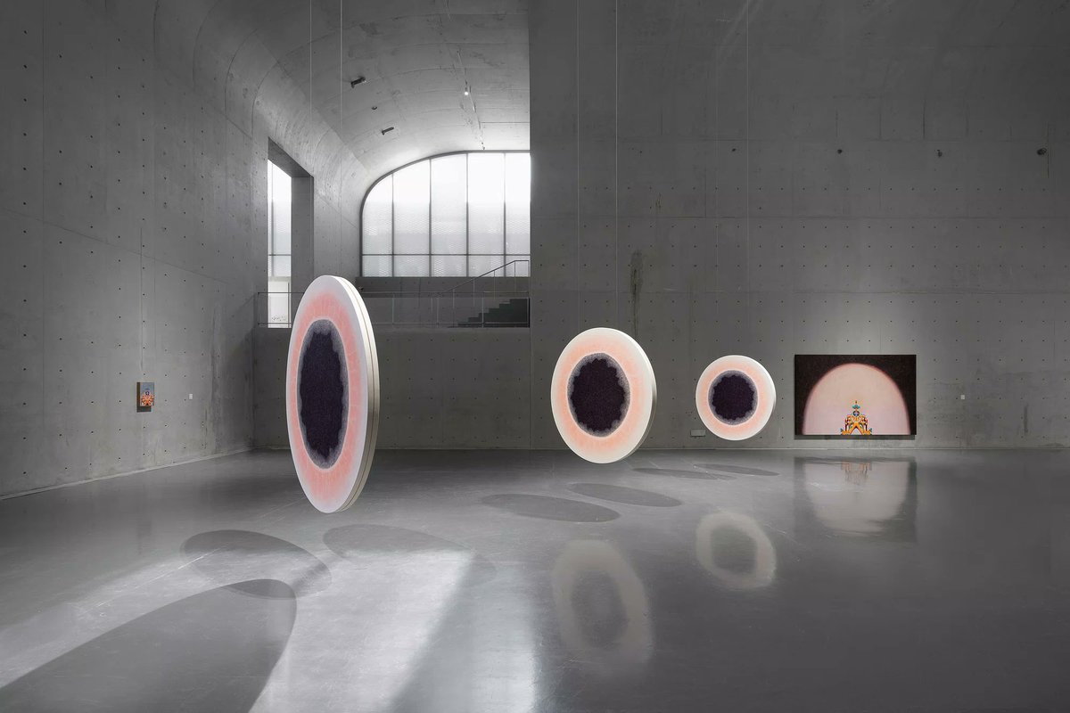 「ウィリアム・モンクの絵画は、煙や噴火する火山を幻想的な色彩で描き、終末的な風景を」|Takuma Ishikawaのイラスト