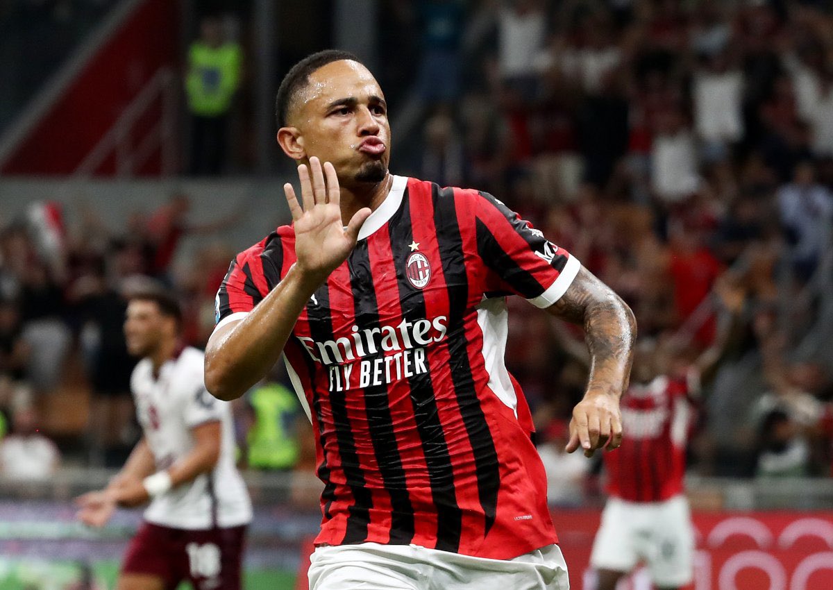 FabrizioRomano's tweet photo. 🚨🔵 Napoli have reached an agreement with Noah Okafor, working on loan deal with buy option from AC Milan.

Final decision up to Napoli whether they want to close this deal or not…

…also based on what happens with Saint-Maximin deal, legal/formal steps still not resolved. https://t.co/sAk9Tc7O1j