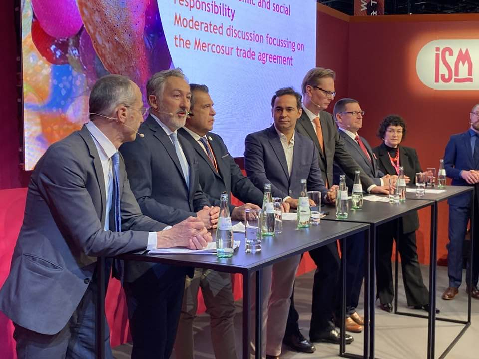 confectionprod's tweet image. 👉 Exclusive: ISM and ProSweets 2025 open with major forum on Mercosur trade deal

📰 Read the article here: bit.ly/4jEu1CD 

👉Annual magazine subscription bit.ly/4cnYQ9F  
📣Join our free weekly newsletter: bit.ly/3JrA 

#confectionery #ProSweets