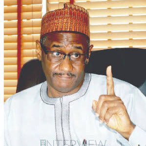 AbbaM_Abiyos's tweet photo. He worked in UK there is no single corruption case against him.

Buhari invite him to help Nigeria and appoint him as NHIS Boss, he tried to fix the corruption within the agencies but the corruption fight him back and removed him.

Today they sent him to prison just because he fights corruption and bad governance.
#FreeProFUsmanYusuf