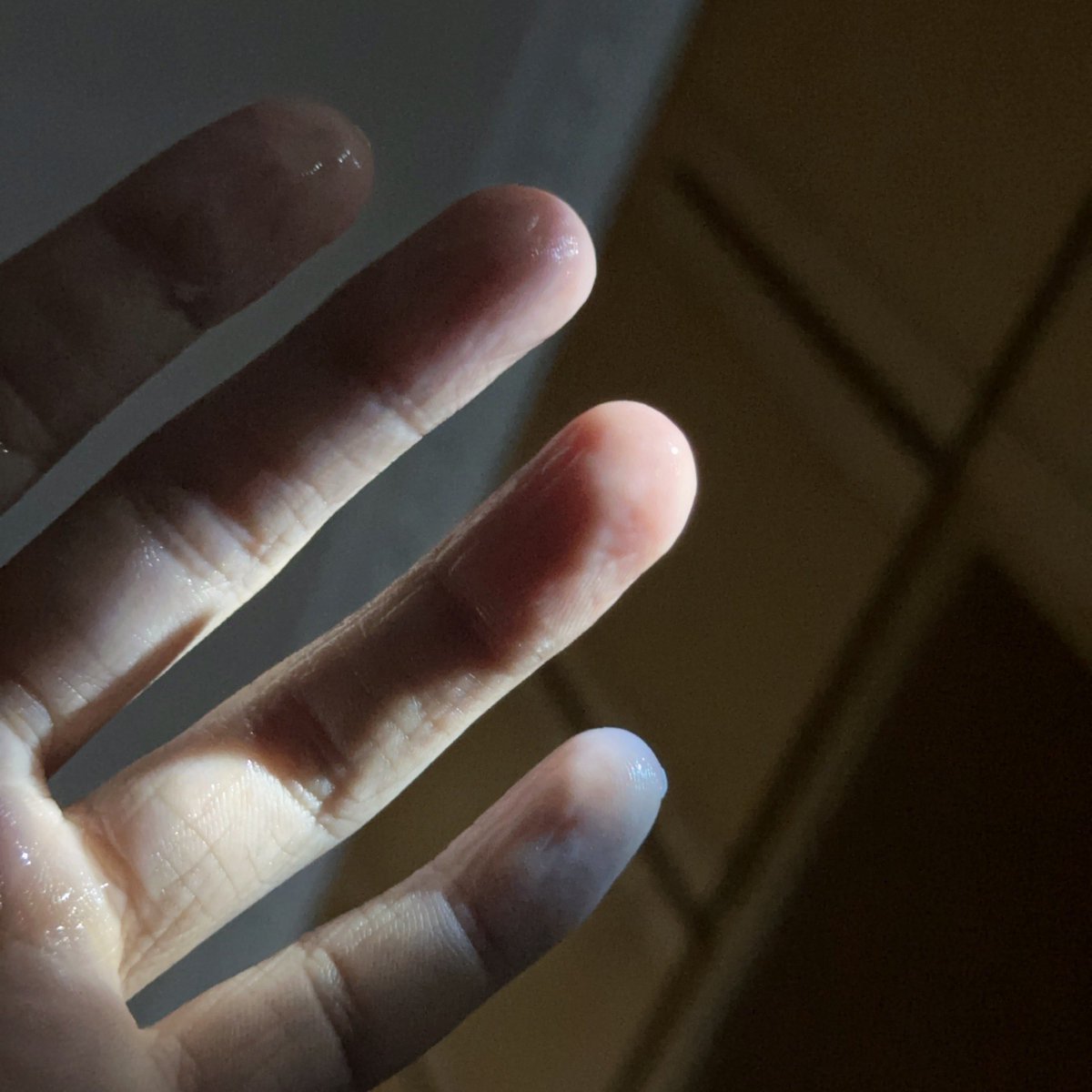 想你想的满手都是

#自慰 #男大学生 #手冲 #男菩萨 #NSFW #涩涩 #色色