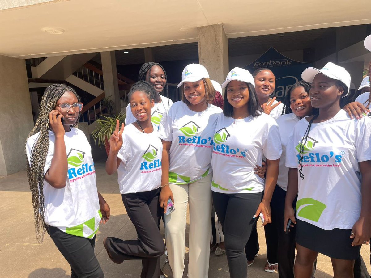 yaaduakye's tweet photo. Repping Reflo Ghana 
Choose Reflo,Choose Comfort⚪️🔷⚪️
#shefident 
#tekladiesnetwork 
#reflo https://t.co/h5pubnKPYO