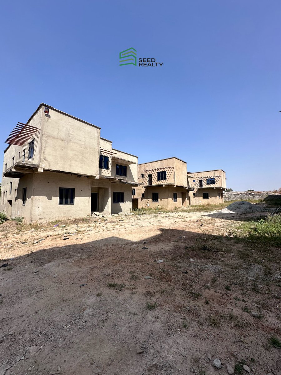 seedrealtyNG's tweet photo. 🏠Project Description: Four (4) Bedrooms Terrace Duplexes with BQ and 5 Bedrooms Fully Detached Duplexes

▶️Delivery: Semi-finished

📍Location: Lifecamp , Abuja.

💰Price Guide: 
➡️Four (4) Bedrooms Terrace Duplexes with BQ: ₦110m 
➡️5 Bedrooms Fully Detached Duplexes: ₦155m https://t.co/3YPsA7bwgZ