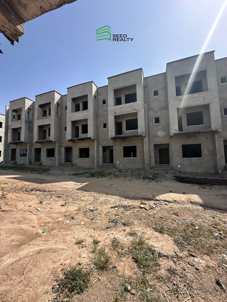 seedrealtyNG's tweet photo. 🏠Project Description: Four (4) Bedrooms Terrace Duplexes with BQ and 5 Bedrooms Fully Detached Duplexes

▶️Delivery: Semi-finished

📍Location: Lifecamp , Abuja.

💰Price Guide: 
➡️Four (4) Bedrooms Terrace Duplexes with BQ: ₦110m 
➡️5 Bedrooms Fully Detached Duplexes: ₦155m https://t.co/3YPsA7bwgZ