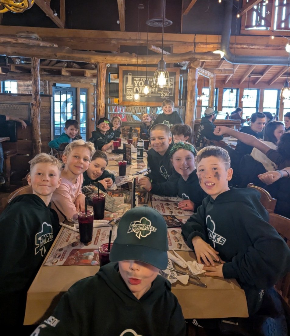 U11LL Team 1 at Kevin Fegan Tournamen.  Tough compation lead to not makining finals.  The team had a nice team lunch at Montana's yesterday and fun in the pool, then laser tag and arcade at night.  We're making fun memories win or lose. ☘️🏒