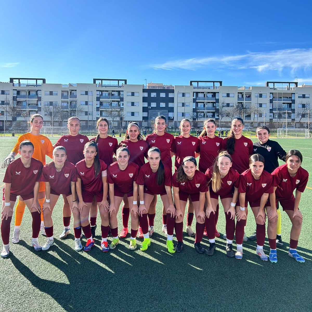 Sevilla FC Femenino (@sevillafc_fem) on Twitter photo CANTERA | Remontada en la 1ª Andaluza Femenina Cadete para las de <a href="/Pinedamister/">Manolo Pineda</a> este fin de semana:
CD Xerez Féminas FC 1-3 #SevillaFCFem Cadete ⚪️🔴
⚽️ Ariadna, Carla y Sofía. 💪🏻
#CanteraSevillaFC CANTERA | Remontada en la 1ª Andaluza Femenina Cadete para las de <a href="/Pinedamister/">Manolo Pineda</a> este fin de semana:
CD Xerez Féminas FC 1-3 #SevillaFCFem Cadete ⚪️🔴
⚽️ Ariadna, Carla y Sofía. 💪🏻
#CanteraSevillaFC