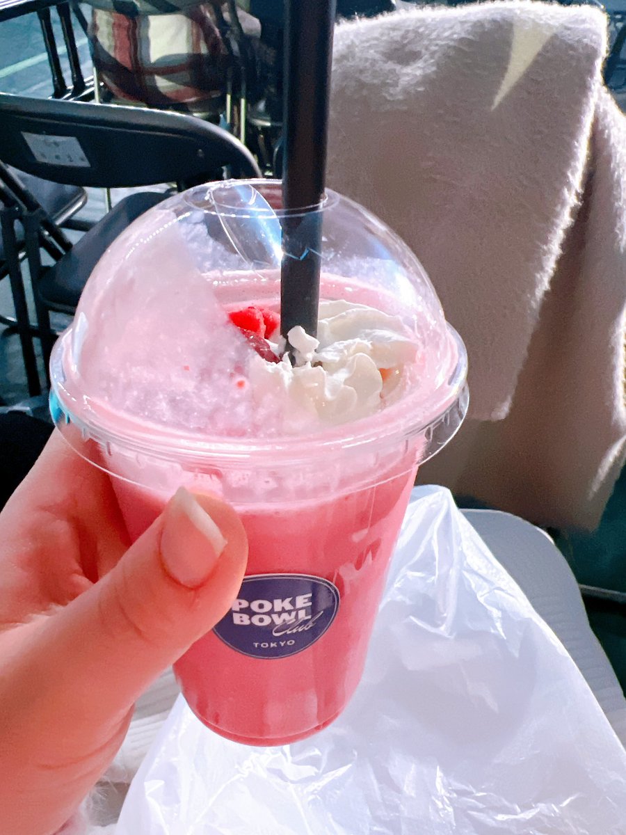 kp__mmhh's tweet photo. これゲットするのに2時間半並んだよ🔔𓈒𓂂𓇬💞
美味しかった！！ https://t.co/usf9FcpGrL