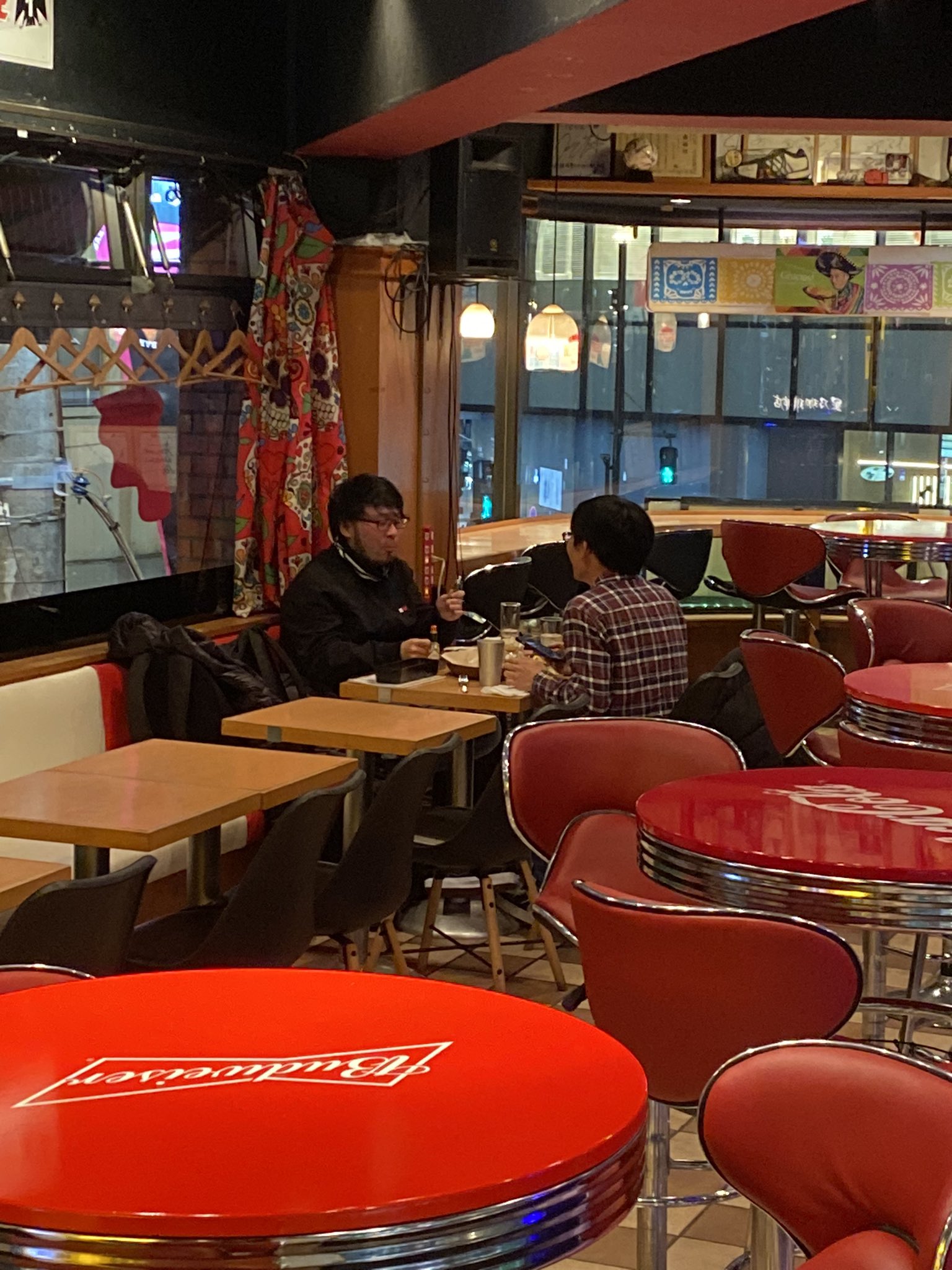 ロリ足コキ 
