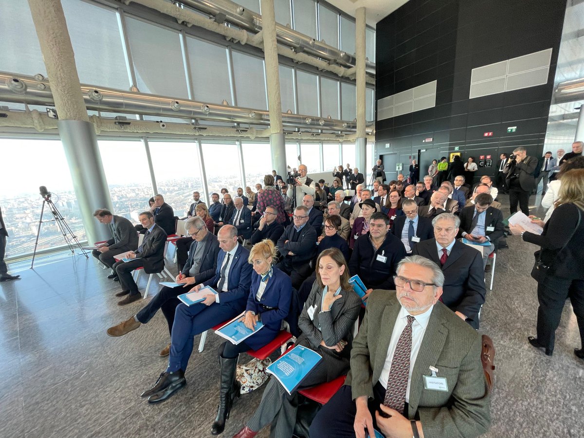 Uil Milano Lombardia (@uilmilanolombar) on Twitter photo ✍️Siglato oggi in Regione Lombardia l'accordo sulle 📜Linee di Indirizzo per la sicurezza dei cantieri edili.
<a href="/Vizza1972/">Enrico Vizza</a> <a href="/UILofficial/">Uil Nazionale</a> <a href="/edacquino/">Eloisa Dacquino</a> <a href="/montedurototi/">salvatore monteduro</a> <a href="/enriazz/">Enrico Azzaro</a> <a href="/VincenzoCesare2/">Vincenzo Cesare</a> <a href="/RegLombardia/">Regione Lombardia</a> <a href="/CGILLOMBARDIA/">CGIL Lombardia</a> <a href="/CislLombardia/">Cisl Lombardia</a> ✍️Siglato oggi in Regione Lombardia l'accordo sulle 📜Linee di Indirizzo per la sicurezza dei cantieri edili.
<a href="/Vizza1972/">Enrico Vizza</a> <a href="/UILofficial/">Uil Nazionale</a> <a href="/edacquino/">Eloisa Dacquino</a> <a href="/montedurototi/">salvatore monteduro</a> <a href="/enriazz/">Enrico Azzaro</a> <a href="/VincenzoCesare2/">Vincenzo Cesare</a> <a href="/RegLombardia/">Regione Lombardia</a> <a href="/CGILLOMBARDIA/">CGIL Lombardia</a> <a href="/CislLombardia/">Cisl Lombardia</a>